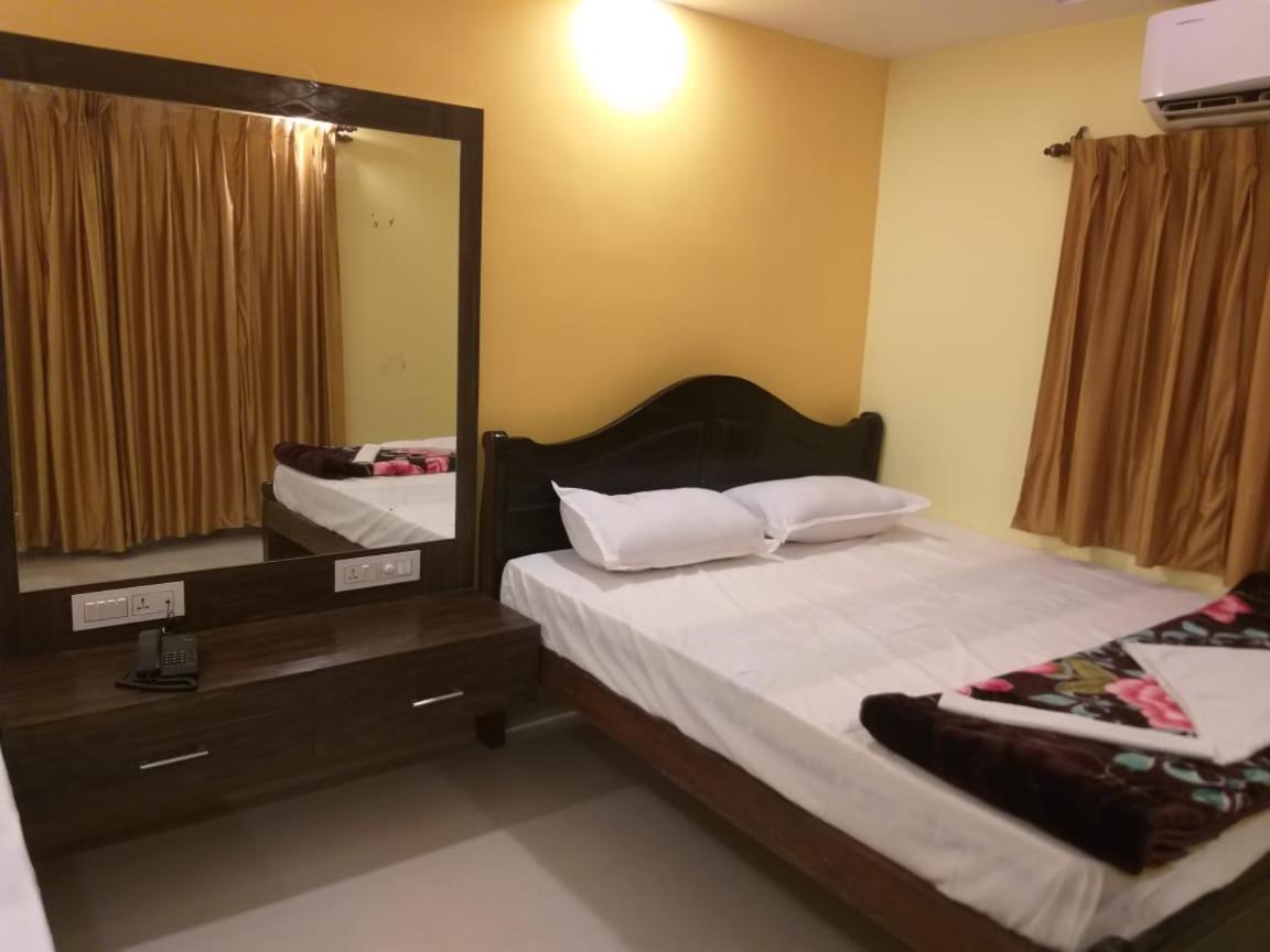 Hotel Crown Of Digha ดีกา ภายนอก รูปภาพ
